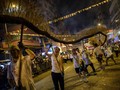 FOTO: Saat 'Naga' Mengelilingi Sudut Hong Kong