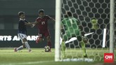 Dua menit setelah gol Lerby Eliandri, Timnas Indonesia menambah keunggulan lewat Rezaldi Hehanusa. Gol Rezaldi tak lepas dari peran Andik Vermansah yang melakukan tusukan ke kotak penalti lewat aksi individunya. CNN Indonesia/Adhi Wicaksono.