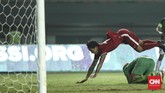 Luis Milla memanfaatkan laga lawan Kamboja untuk melihat kemampuan pemain-pemain Timnas Indonesia. Rotasi pun dilakukan Milla termasuk dengan memasukkan Irfan Bachdim di babak kedua. (CNN Indonesia/Adhi Wicaksono.