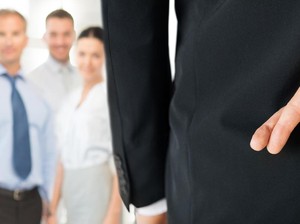 Jangan Terkecoh! Ini 6 Ciri Pembohong Ulung Menurut Pakar