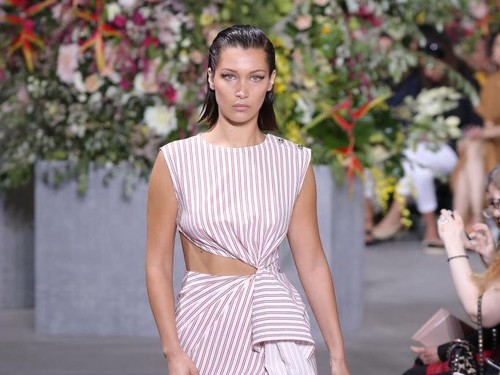 Foto Throwback Bella Hadid Saat Usia 14, Cantiknya Sudah Dari Dulu Foto Throwback Bella Hadid Saat Usia 14, Cantiknya Sudah Dari Dulu