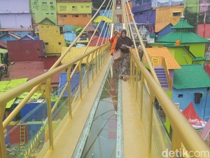 Jembatan Kaca Kampung Jodipan Retak Sejak Lama, Warga Ketar-ketir