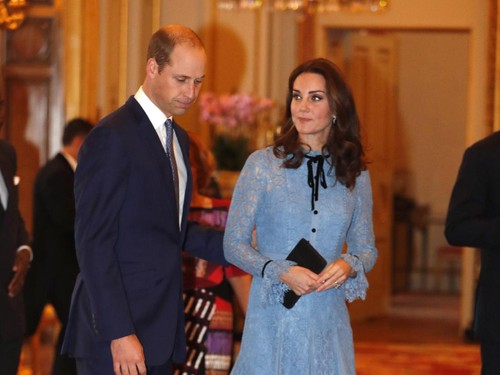 Hamil Anak Ketiga, Kate Middleton Akhirnya Pamer Perut Buncit Hamil Anak Ketiga, Kate Middleton Akhirnya Pamer Perut Buncit