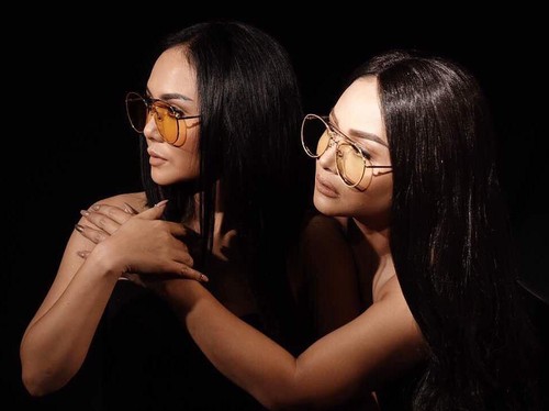 Di Foto Ini Krisdayanti & Yuni Shara Mirip Kim Kardashian & Kylie Jenner Di Foto Ini Krisdayanti & Yuni Shara Mirip Kim Kardashian & Kylie Jenner