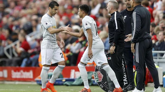 Mkhitaryan Cucurkan Air Mata Perpisahan