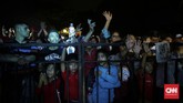 Ratusan warga memenuhi Lapangan Banteng untuk melakukan pelepasan terhadap gubernur 'jomblo' Djarot yang menjabat selama lima bulan terakhir. (CNN Indonesia/ Hesti Rika)