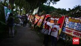 Warga mulai berdatangan dari siang hingga malam di acara Kaleidoskop dan Terima Kasih Gubernur 2012-2017, Lapangan Banteng, Jakarta, Sabtu (14/10). (CNN Indonesia/ Hesti Rika)