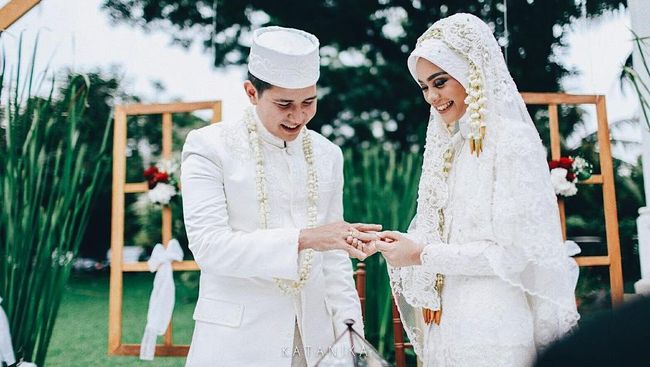 Foto: Inspirasi Hijab Pengantin Berkebaya dari Pernikahan 