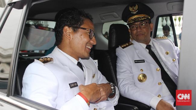 Anies Sandi Bantah Tak Tertib Lalu Lintas di Puncak Anies Sandi Bantah Tak Tertib Lalu Lintas di Puncak