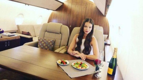 Ingin Tampil Jetset, Orang-orang Sewa Pesawat Pribadi untuk Foto Instagram Ingin Tampil Jetset, Orang-orang Sewa Pesawat Pribadi untuk Foto Instagram