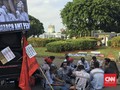 Tagih Janji, Awak Mobil Tangki Pertamina Adang Mobil Jokowi