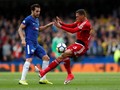 Fabregas Ingatkan Chelsea Waspadai Iniesta