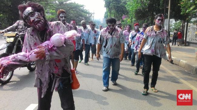 Ratusan 'Zombie' Korban PHK Pertamina Longmarch ke Istana