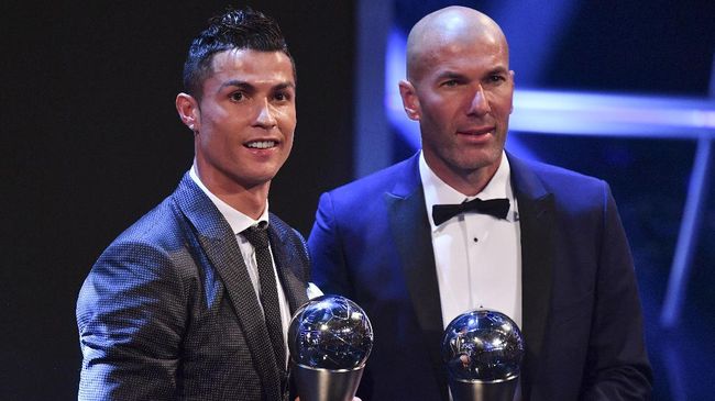Zidane Bosan Jawab Pertanyaan Soal Ronaldo