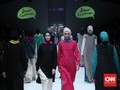 FOTO: Kala Dunia Kartun Menyusup Ke Busana Muslim