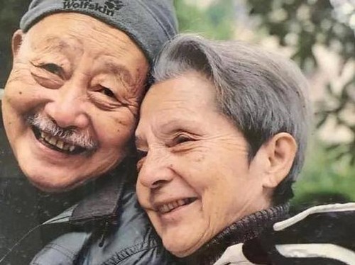 Kisah Romantis Pasangan yang Akhirnya Menikah Setelah 55 Tahun Terpisah Kisah Romantis Pasangan yang Akhirnya Menikah Setelah 55 Tahun Terpisah