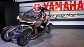 MWC-4 Leaning Multi-Wheel menawarkan motor dengan konsep baru. Selain mengandalkan performa, Yamaha juga mempertimbangkan kompartemen lapang di bagian belakang. (REUTERS/Toru Hanai)