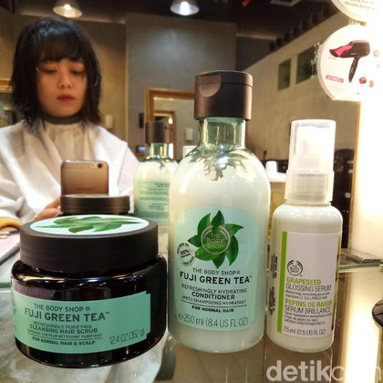 mencoba perawatan scrub kepala dari the shop mencoba perawatan scrub kepala dari the shop