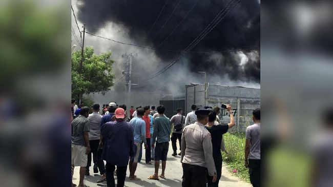 Pabrik Kembang Api Tangerang Terbakar, Belasan Orang Terluka