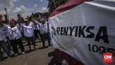 Awak mobil tangki Pertamina juga mengaku tidak digaji selama 5 bulan oleh PT Pertamina (Persero). (CNN Indonesia/Adhi Wicaksono).