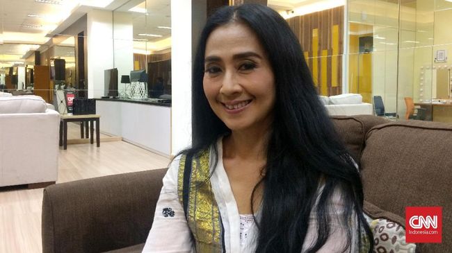 Ayu Laksmi Cabut 'Jiwa' Nyai Ontosoroh demi 'Bumi Manusia'