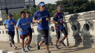 Anies Minta Sandi Lari Keliling Jakarta Bawa Obor Asian Games