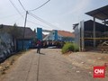 Warga Padati Lokasi Kebakaran Pabrik Kembang Api Kosambi