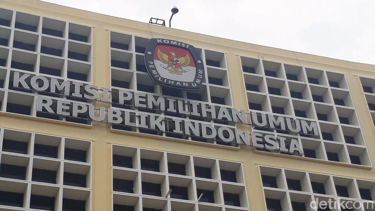 Ilustrasi berita Nasional: MK Tak Temukan Bukti Ijazah Setara SMA Gibran, KPU Buka Suara