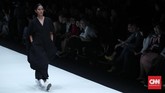 Kehadiran dua label asal Jepang ini dirasa memberikan 'warna' berbeda pada gelaran JFW 2018. (CNNIndonesia/Safir Makki)