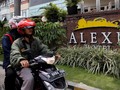 Satpam Alexis Foto Identitas Wartawan yang Meliput Lokasi