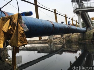 Video: Viral! Aksi Maling Kabel Pompa Penanganan Banjir di Jakbar