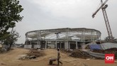 Pembangunan Velodrome Rawamangun merupakan proyek arena balap sepeda PT Jakarta Propertindo yang konstruksinya diserahkan ke WIKA Gedung dan Es Global. (CNNIndonesia/Adhi Wicaksono)