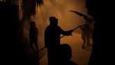 Selain di AS, perayaan Halloween juga diselenggarakan dalam acara 'Noche del Terror' atau Malam Teror di Spanyol. (REUTERS/Jon Nazca)