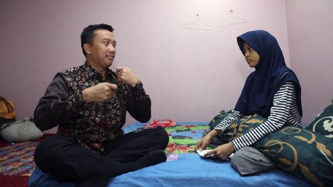Menpora Imam Nahrawi Jenguk Natasya Meliza