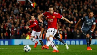 Man United Diklaim Sepakat 'Kembalikan' Blind ke Ajax