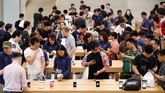 Sejumlah analis memprediksi kemunculan iPhone X di pasaran bisa mendongkrak profit perusahaan. (REUTERS/Edgar Su)