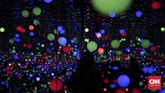 Seni kontemporer karya Yayoi Kusama seniman asal Jepang yang berjudul Infinty Mirrored Room - Brillance of the Souls juga ditampilkan. Eksibisi ini berupa sebuah ruangan kubik dengan kolam air dan lampu warna warni. Pengunjung hanya diberi waktu 45 detik untuk memasuki ruangan ini. (CNN Indonesia/ Hesti Rika)