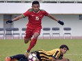 Persela Pertahankan Gelandang Timnas Indonesia