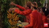 Bleketepe, konon berasal dari kata Bale Katapi, atau tempat di mana kotoran dipilah untuk kemudian dibuang. Itu merupakan simbol dari penyucian lokasi dan tolak bala.