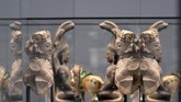Museum Louvre Abu Dhabi saat ini memiliki 300 karya seni pinjaman, termasuk potret diri Vincent van Gogh dan 'La Belle Ferronniere' karya Leonardo da Vinci. (AFP PHOTO / GIUSEPPE CACACE)