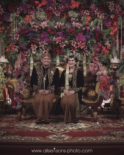 Tuty Adib Ungkap Tantangan Membuat Kebaya Pernikahan Kahiyang Ayu Tuty Adib Ungkap Tantangan Membuat Kebaya Pernikahan Kahiyang Ayu