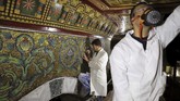 Dome of the Rock terletak di daerah yang dikenal dengan kawasan Masjid Al-Aqsha. Bangunan dengan atap kubah emas ini awalnya diyakini sebagai lokasi Bait Suci umat Yahudi yang kemudian dihancurkan Romawi pada tahun 70 Masehi. (REUTERS/Ammar Awad)