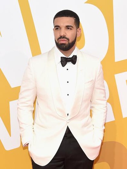 Drake Bertahun-tahun Koleksi Tas Hermes untuk Diberikan ke Calon Istri Drake Bertahun-tahun Koleksi Tas Hermes untuk Diberikan ke Calon Istri