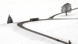 Austria Siaga Longsor Salju, Pusat Ski Ditutup