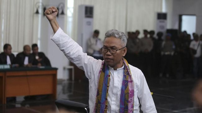 Buni Yani Tegaskan Bakal Hadiri Reuni Aksi 212 - CNN Indonesia