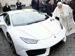 Kesederhanaan Paus Fransiskus: Dulu Tolak Lamborghini, Kini Naik Innova Zenix