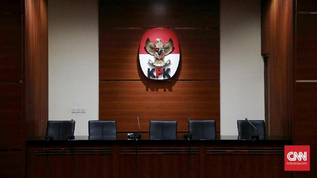 Pansel KPK Sowan ke Polri hingga Daerah untuk Jaring Capim - CNN Indonesia