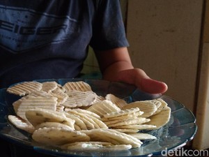 5 Oleh-oleh Khas Cirebon yang Awet, Cocok untuk Perjalanan Jauh
