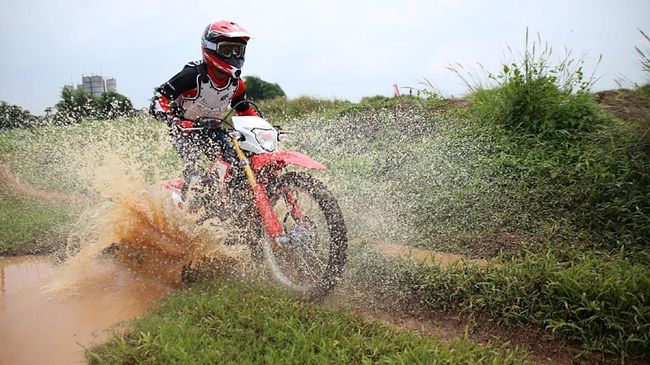 Poin Penting Sebelum 'Main Tanah' dengan Motor Trail