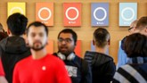 Apple mengusung arsitektur yang sesuai dengan misi perusahaan untuk menghadirkan bangunan yang ramah lingkungan melalui penggunaan energi terbarukan. (AFP PHOTO / Amy Osborne)